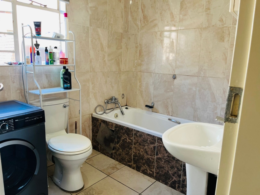 2 Bedroom Property for Sale in Waterval East North West